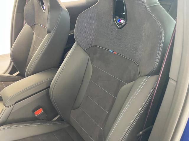 1シリーズ M135 xDrive 弊社元デモカーアルカンタラ/ヴェガンザコンビネーション ハーマンカードンスピーカー 19インチアルミホイール 電動リアゲート Mステッチシートベルト アクティブクルーズコントロール(49枚目)