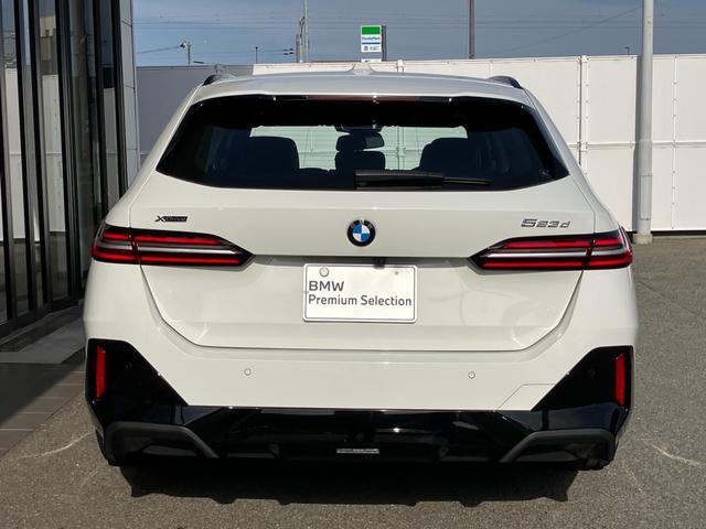 5シリーズ 523d xDriveツーリング Mスポーツ 弊社デモレンタ 黒革 クリスタルシフト コンフォートドライビングPKG 20AW アクティブステアリング アダプティブサスペンション ACC ドライビングアシスト ヘッドアップディスプレイ(9枚目)