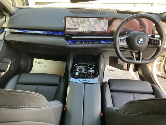 5シリーズ 523d xDriveツーリング Mスポーツ 弊社デモレンタ 黒革 クリスタルシフト コンフォートドライビングPKG 20AW アクティブステアリング アダプティブサスペンション ACC ドライビングアシスト ヘッドアップディスプレイ(14枚目)