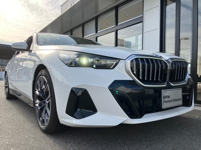 5シリーズ 523d xDriveツーリング Mスポーツ 弊社デモレンタ 黒革 クリスタルシフト コンフォートドライビングPKG 20AW アクティブステアリング アダプティブサスペンション ACC ドライビングアシスト ヘッドアップディスプレイ(62枚目)