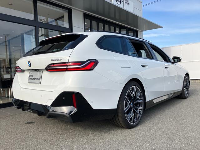 5シリーズ 523d xDriveツーリング Mスポーツ 弊社デモレンタ 黒革 クリスタルシフト コンフォートドライビングPKG 20AW アクティブステアリング アダプティブサスペンション ACC ドライビングアシスト ヘッドアップディスプレイ(70枚目)