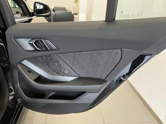 ＢＭＷはドアが分厚いです。衝突によりドアがつぶれてしまった場合にも外からいち早くドアを開けれるよう考えられています。数十秒の救出の遅れが命につながりかねない場合、こういった配慮が重要なポイントです。