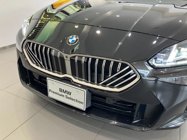 こちらのＢＭＷ認定中古車は整備・保証付きでございます。納車前整備費用はお見積書内に別途追加計上する事はございません。認定中古車整備・保証付きのお支払総額でお見積りご確認の上、他店とお比べください！！