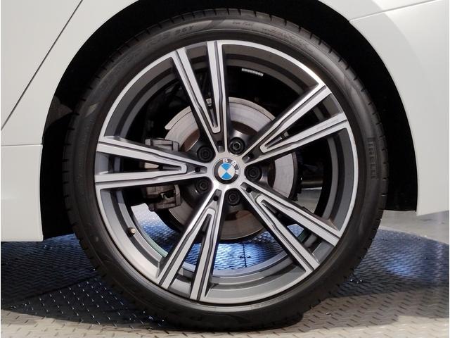 3シリーズ 318i Mスポーツ 弊社デモレンタ ブラックレザーシート 19インチアロイホイール ブラックキドニーグリル シートヒーター アクティブクルーズコントロール ヘッドアップディスプレイ 後退アシスト パーキングアシスト(18枚目)