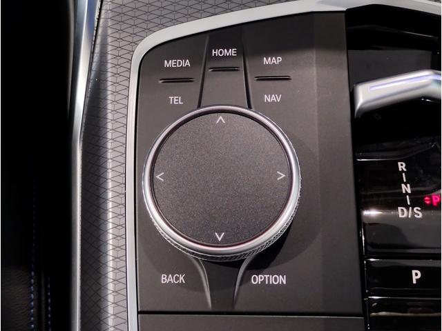 3シリーズ 318i Mスポーツ 弊社デモレンタ ブラックレザーシート 19インチアロイホイール ブラックキドニーグリル シートヒーター アクティブクルーズコントロール ヘッドアップディスプレイ 後退アシスト パーキングアシスト(26枚目)