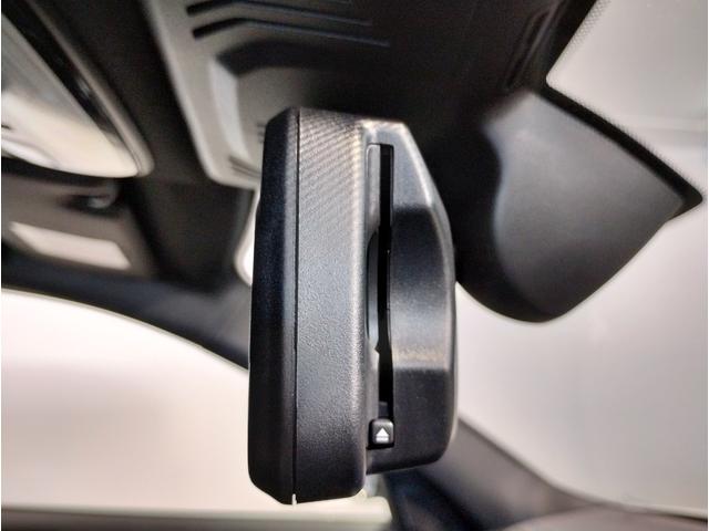 3シリーズ 318i Mスポーツ 弊社デモレンタ ブラックレザーシート 19インチアロイホイール ブラックキドニーグリル シートヒーター アクティブクルーズコントロール ヘッドアップディスプレイ 後退アシスト パーキングアシスト(28枚目)