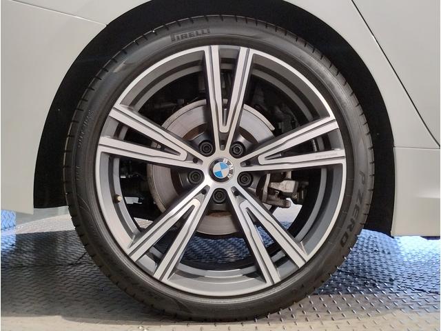 3シリーズ 318i Mスポーツ 弊社デモレンタ ブラックレザーシート 19インチアロイホイール ブラックキドニーグリル シートヒーター アクティブクルーズコントロール ヘッドアップディスプレイ 後退アシスト パーキングアシスト(40枚目)