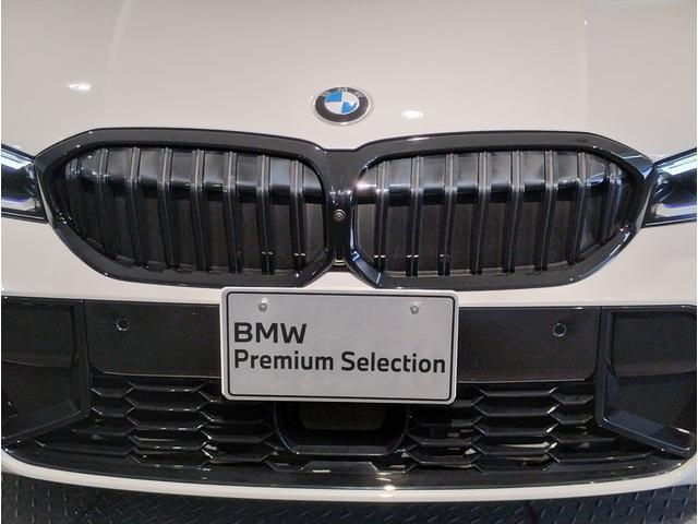 3シリーズ 318i Mスポーツ 弊社デモレンタ ブラックレザーシート 19インチアロイホイール ブラックキドニーグリル シートヒーター アクティブクルーズコントロール ヘッドアップディスプレイ 後退アシスト パーキングアシスト(62枚目)