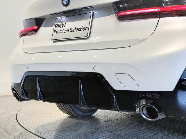 3シリーズ 318i Mスポーツ 弊社デモレンタ ブラックレザーシート 19インチアロイホイール ブラックキドニーグリル シートヒーター アクティブクルーズコントロール ヘッドアップディスプレイ 後退アシスト パーキングアシスト(63枚目)