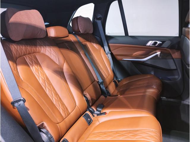 Ｘ５ ｘＤｒｉｖｅ　４０ｄ　Ｍスポーツ　パノラマガラスＳＲ　タルトゥーフォレザー　アクティブクルーズコントロール　ヘッドアップディスプレイ　地デジ　ハーマンカードン　純正２０ＡＷ　Ｆベンチレーション　パノラマガラスサンルーフ　シートヒーター（13枚目）