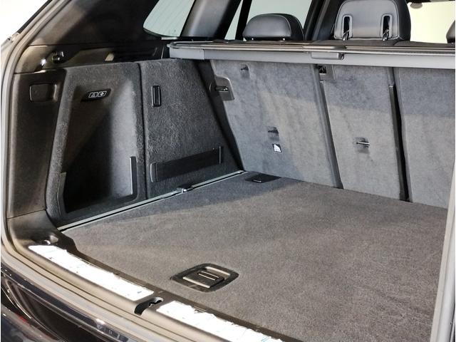 現在はトランク下にもスペアタイヤは御座いません。（パンクの際はランフラットタイヤ、パンク修理キットにて対応）車両重量を軽くするだけでなく、トランクルームのスペースも広くなりました。