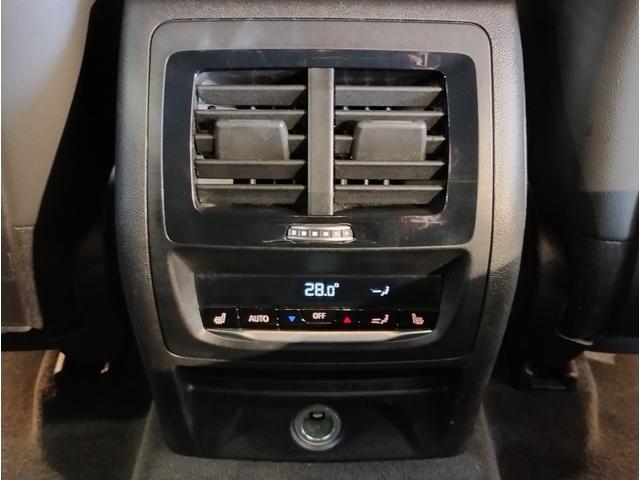 車の乗り降りの際に必ず触るドアハンドルです。使用感が気になる方はお気軽にお申し付けくださいませ。