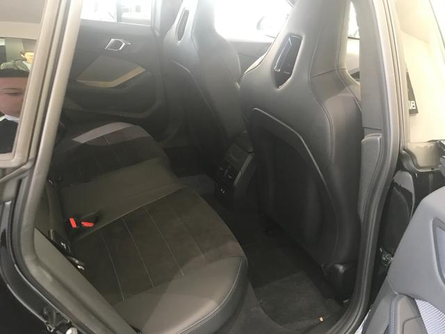 �g�p����A�ɂ����ȂǋC�ɂȂ�_�Ȃǌ�����܂����牽�Ȃ�Ƃ��\���t�����������܂��B�g�債�����ʐ^�������肷�邱�Ƃ��\�Ō�����܂��B