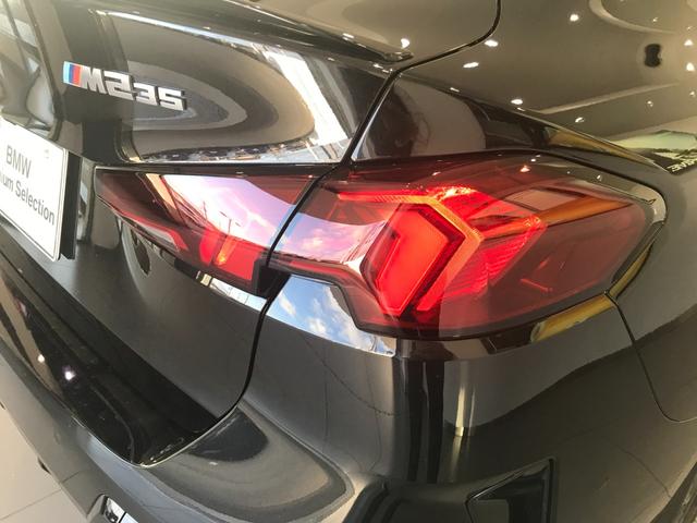 ���̊��̂���e�[�����C�g�͍ו��ɂ܂ł���������f�U�C���Ō�����܂�