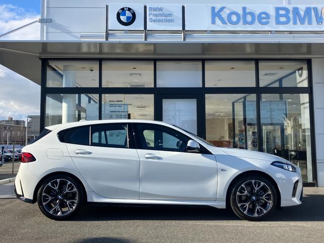 １シリーズ １２０ｄ　Ｍスポーツ　弊社元デモカー　アクティブクルーズコントロール　ヘッドアップディスプレイ　全周囲カメラ　１８インチアルミホイール　電動リアゲート　アンビエントライト　マイルドハイブリッド　ＬＥＤヘッドライト（7枚目）