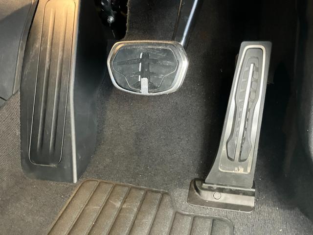 １シリーズ １２０ｄ　Ｍスポーツ　弊社元デモカー　アクティブクルーズコントロール　ヘッドアップディスプレイ　全周囲カメラ　１８インチアルミホイール　電動リアゲート　アンビエントライト　マイルドハイブリッド　ＬＥＤヘッドライト（20枚目）