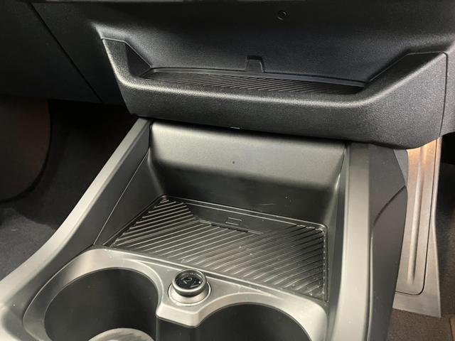 １シリーズ １２０ｄ　Ｍスポーツ　弊社元デモカー　アクティブクルーズコントロール　ヘッドアップディスプレイ　全周囲カメラ　１８インチアルミホイール　電動リアゲート　アンビエントライト　マイルドハイブリッド　ＬＥＤヘッドライト（24枚目）