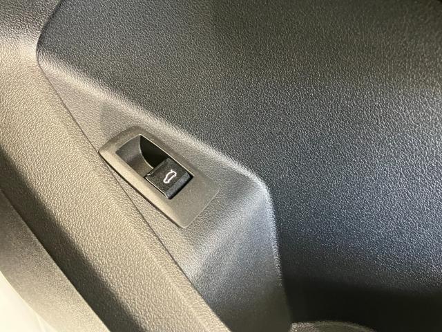 １シリーズ １２０ｄ　Ｍスポーツ　弊社元デモカー　アクティブクルーズコントロール　ヘッドアップディスプレイ　全周囲カメラ　１８インチアルミホイール　電動リアゲート　アンビエントライト　マイルドハイブリッド　ＬＥＤヘッドライト（30枚目）