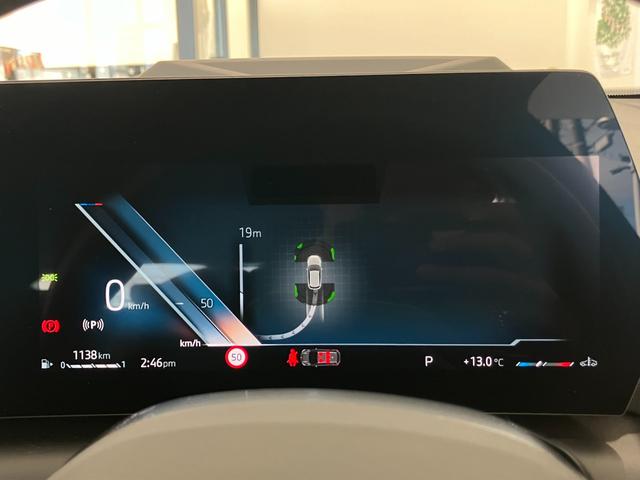 １シリーズ １２０ｄ　Ｍスポーツ　弊社元デモカー　アクティブクルーズコントロール　ヘッドアップディスプレイ　全周囲カメラ　１８インチアルミホイール　電動リアゲート　アンビエントライト　マイルドハイブリッド　ＬＥＤヘッドライト（32枚目）