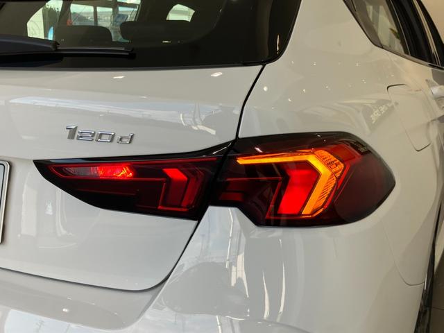 １シリーズ １２０ｄ　Ｍスポーツ　弊社元デモカー　アクティブクルーズコントロール　ヘッドアップディスプレイ　全周囲カメラ　１８インチアルミホイール　電動リアゲート　アンビエントライト　マイルドハイブリッド　ＬＥＤヘッドライト（65枚目）
