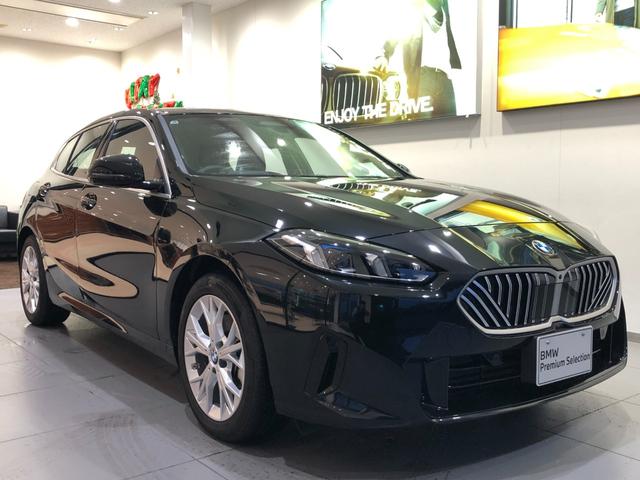 １シリーズ １２０ｄ　弊社下取り車　ワンオーナーＡＣＣ　ＨＵＤ　アンドロイドオート＆アップルカープレイ　純正１７ＡＷ　ワイヤレス充電　電動リアゲート　シートヒーター　アンビエントライト　全周囲カメラ　電動シート　ＥＴＣ（6枚目）