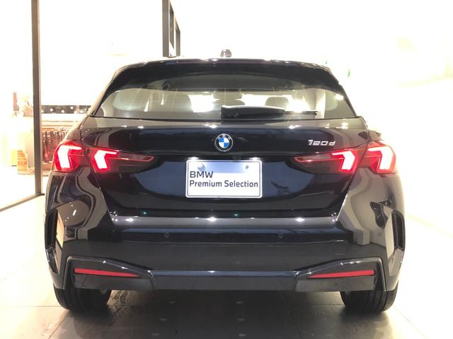 １シリーズ １２０ｄ　弊社下取り車　ワンオーナーＡＣＣ　ＨＵＤ　アンドロイドオート＆アップルカープレイ　純正１７ＡＷ　ワイヤレス充電　電動リアゲート　シートヒーター　アンビエントライト　全周囲カメラ　電動シート　ＥＴＣ（9枚目）