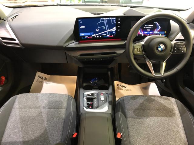 １シリーズ １２０ｄ　弊社下取り車　ワンオーナーＡＣＣ　ＨＵＤ　アンドロイドオート＆アップルカープレイ　純正１７ＡＷ　ワイヤレス充電　電動リアゲート　シートヒーター　アンビエントライト　全周囲カメラ　電動シート　ＥＴＣ（14枚目）