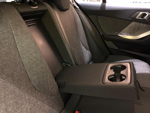 １シリーズ １２０ｄ　弊社下取り車　ワンオーナーＡＣＣ　ＨＵＤ　アンドロイドオート＆アップルカープレイ　純正１７ＡＷ　ワイヤレス充電　電動リアゲート　シートヒーター　アンビエントライト　全周囲カメラ　電動シート　ＥＴＣ（53枚目）
