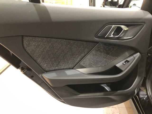 １シリーズ １２０ｄ　弊社下取り車　ワンオーナーＡＣＣ　ＨＵＤ　アンドロイドオート＆アップルカープレイ　純正１７ＡＷ　ワイヤレス充電　電動リアゲート　シートヒーター　アンビエントライト　全周囲カメラ　電動シート　ＥＴＣ（58枚目）