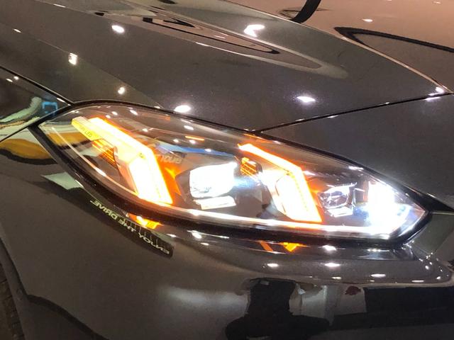 １シリーズ １２０ｄ　弊社下取り車　ワンオーナーＡＣＣ　ＨＵＤ　アンドロイドオート＆アップルカープレイ　純正１７ＡＷ　ワイヤレス充電　電動リアゲート　シートヒーター　アンビエントライト　全周囲カメラ　電動シート　ＥＴＣ（61枚目）