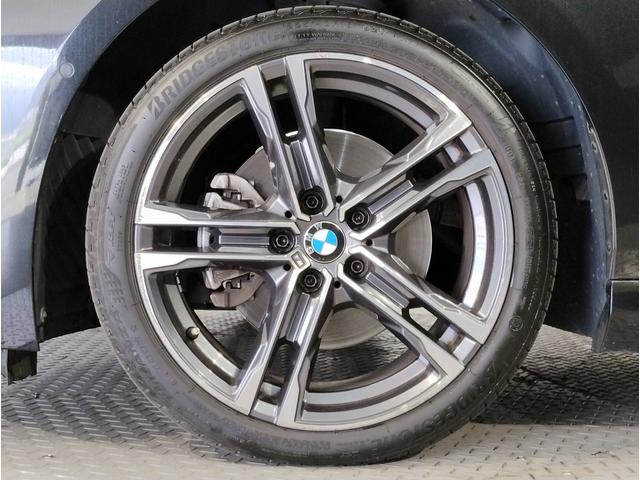 �O�ցE��ւɊ��ȃT�u�t���[����ǉ����A�����Ƀp�[�c�����t���邱�Ƃɂ��A������ł����Ă��������萫��ێ����Ă���܂��B