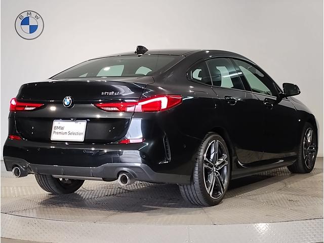 �ǂ�����Ƃ����o���p�[�����̃f�U�C���͂a�l�v�̍��������ۗ�������Ƌ��ɃX�|�[�e�B�[�������o���Ă���܂��B