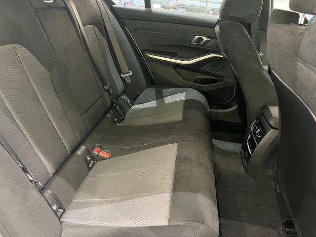 �V�[�g�ɐ[�����|���邱�Ƃ��o���邽�߁A�������h���C�u�ł����K�Ŕ��ɂ����ł��B