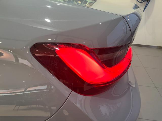 �u���[�L�����v�A�o�b�N�����v�����邢���߁A�Â��铹�ł����Ԃ̑��݂��A�s�[���ł��܂��B