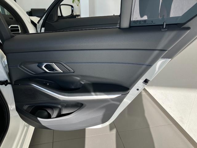 ３シリーズ ３１８ｉ　Ｍスポーツ　弊社デモカー　ＨＤＤナビゲーション　電動リアゲート　アクティブクルーズコントロール　ＬＥＤヘッドライト　衝突被害軽減ブレーキ（57枚目）