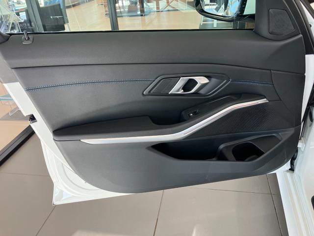 ３シリーズ ３１８ｉ　Ｍスポーツ　弊社デモカー　ＨＤＤナビゲーション　電動リアゲート　アクティブクルーズコントロール　ＬＥＤヘッドライト　衝突被害軽減ブレーキ（59枚目）