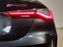 BMWのテールランプはプレスラインへと続く形状のため、統一感のある綺麗なラインを演出しております。
