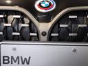 どっしりとしたバンパー下部のデザインはBMWの高級感を際立たせると共にスポーティーさを演出しております。