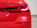 BMWのテールランプはプレスラインへと続く形状のため、統一感のある綺麗なラインを演出しております。