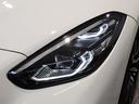 BMWでは古くから4つのリングが伝統のヘッドライトで御座います。