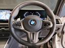 『運転』に対するBMWのこだわりはメーターパネルにも表れております。視野性の良いメーターパネルは疲労感の軽減と、運転の楽しさをもたらしてくれます。
