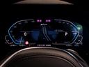 『運転』に対するBMWのこだわりはメーターパネルにも表れております。視野性の良いメーターパネルは疲労感の軽減と、運転の楽しさをもたらしてくれます。