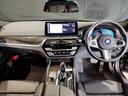 運転の楽しいBMWでは、アクセルを踏み込んでしまいそうになりますが、速度表示も見やすいため、常にお車の速度を把握できます。