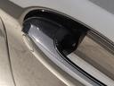 BMWのドアを閉めた時の重厚感は所有者様の満足度を高めてくれます。