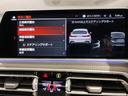 ドライバー中心に設計されたBMWのコクピットはナビゲーションシステムもドライバーーが見やすい角度に調整されております。