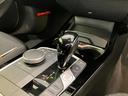 【シフト】スポーティーさを極めたなめらかなシフトチェンジが可能で、快適なクルージングからダイナミックな走りまで、さまざまな運転スタイルに適応いたします。