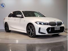 【ＢＭＷの伝統１】ＢＭＷの特徴的な“キドニーグリル”は、８０年以上続く伝統の形でございます。変わらないこだわりのデザインが、プレミアムブランド“ＢＭＷ”を創り出します。 6