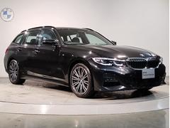 【ＢＭＷの伝統１】ＢＭＷの特徴的な“キドニーグリル”は、８０年以上続く伝統の形でございます。変わらないこだわりのデザインが、プレミアムブランド“ＢＭＷ”を創り出します。 6