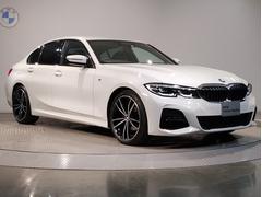 【ＢＭＷの伝統１】ＢＭＷの特徴的な“キドニーグリル”は、８０年以上続く伝統の形でございます。変わらないこだわりのデザインが、プレミアムブランド“ＢＭＷ”を創り出します。 6