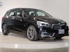 【ＢＭＷの伝統１】ＢＭＷの特徴的な“キドニーグリル”は、８０年以上続く伝統の形でございます。変わらないこだわりのデザインが、プレミアムブランド“ＢＭＷ”を創り出します。 6